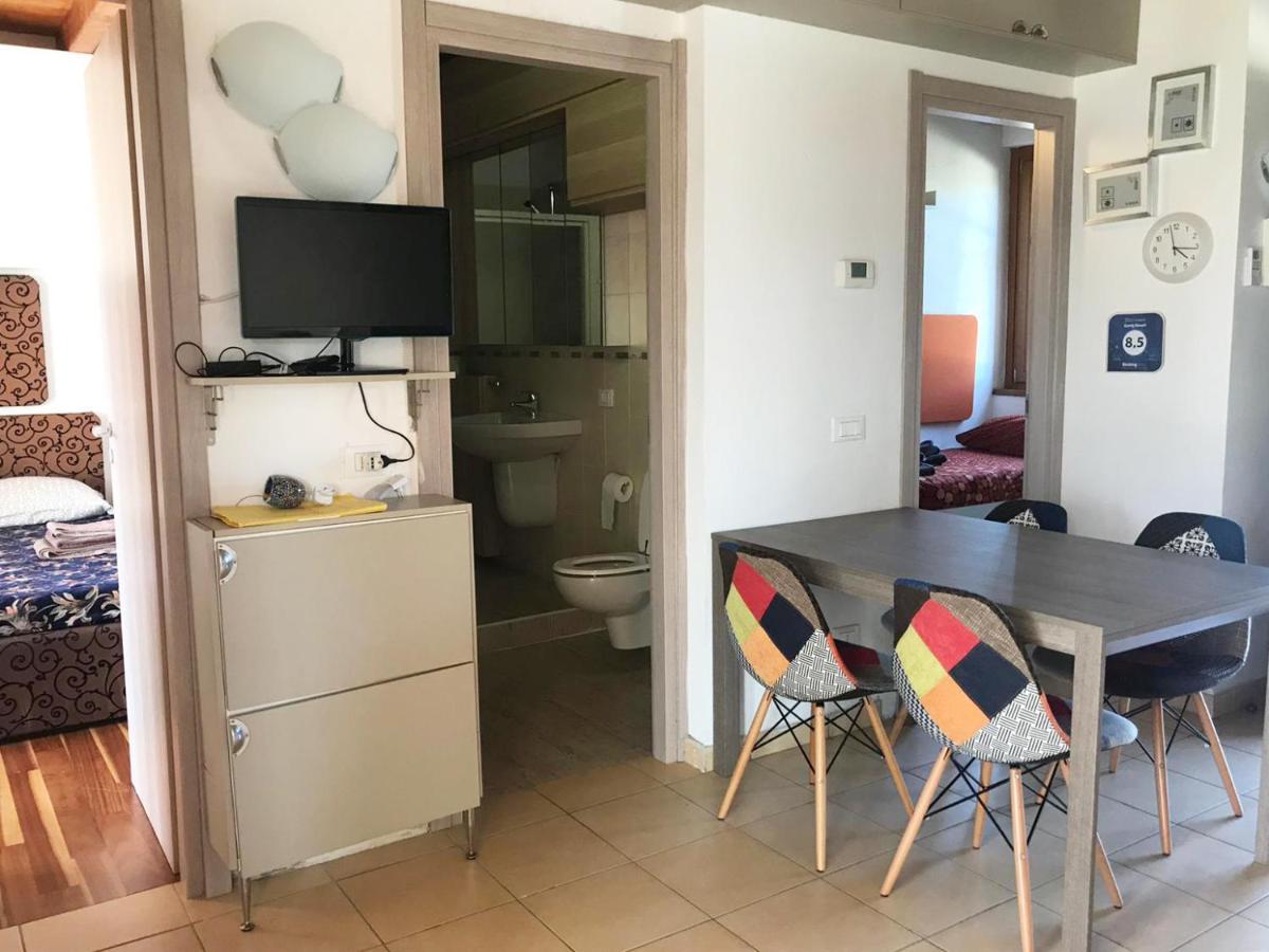Luxury Apartments - Le Fate - Residence With Pool Manerba del Garda Luaran gambar